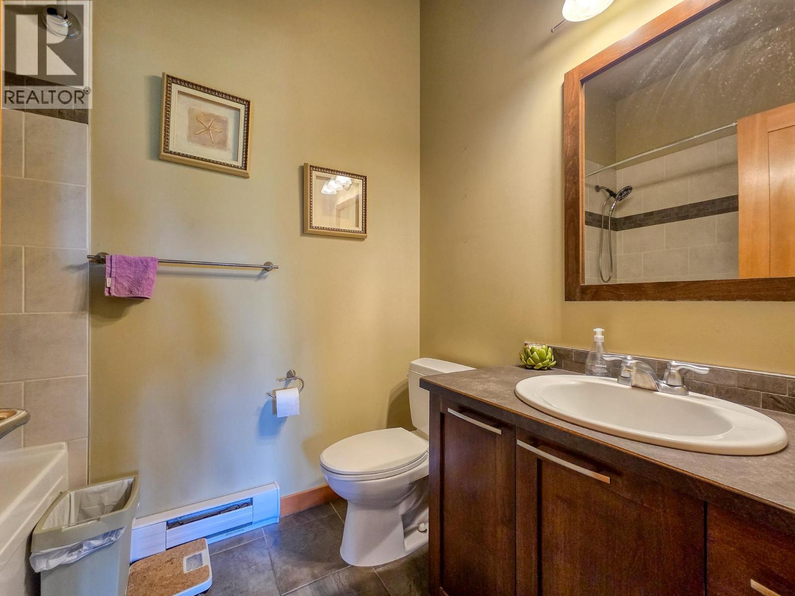 905 7Th Avenue Unit# 201, Invermere, BC