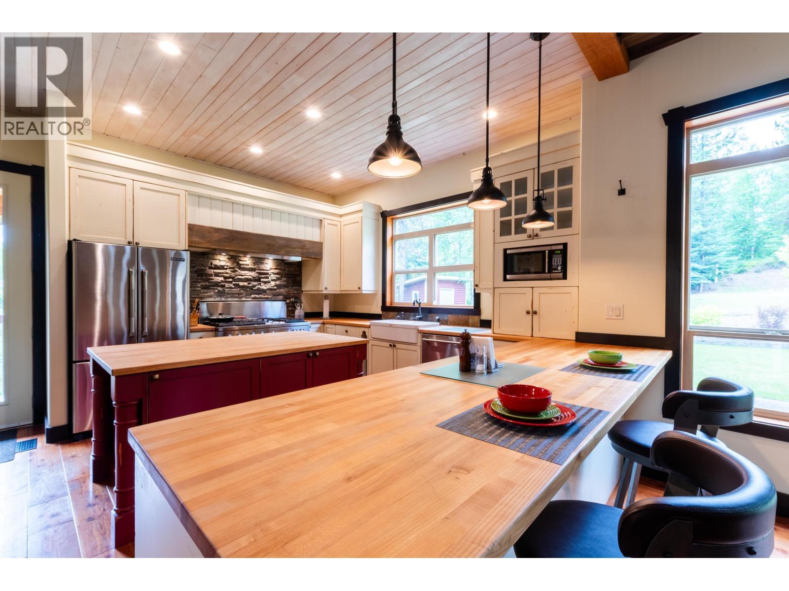 1805 Sharelene Drive, Prince George, BC