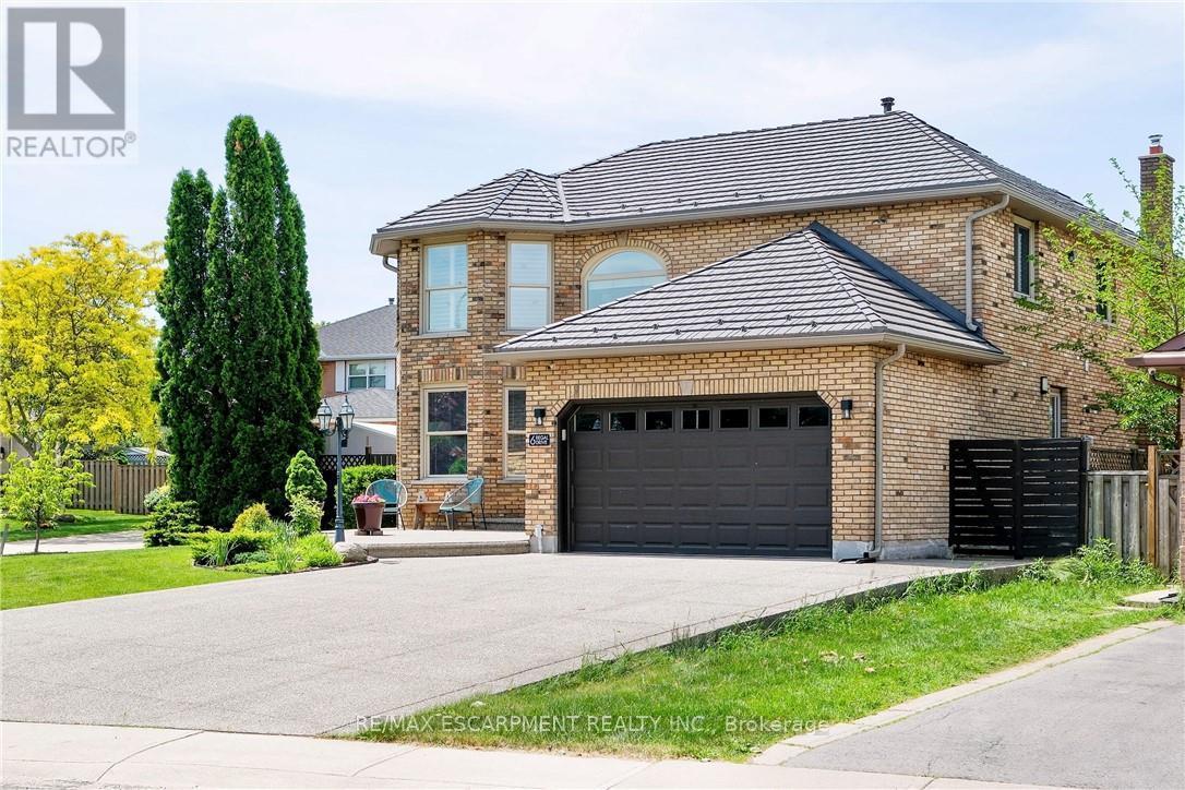 6 Regal Drive, Hamilton, ON