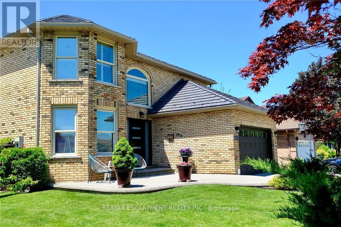 6 Regal Drive, Hamilton, ON