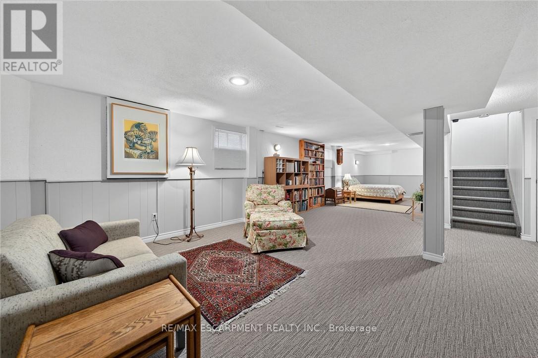 6 Regal Drive, Hamilton, ON