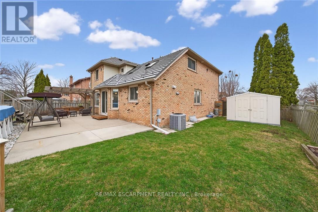 6 Regal Drive, Hamilton, ON