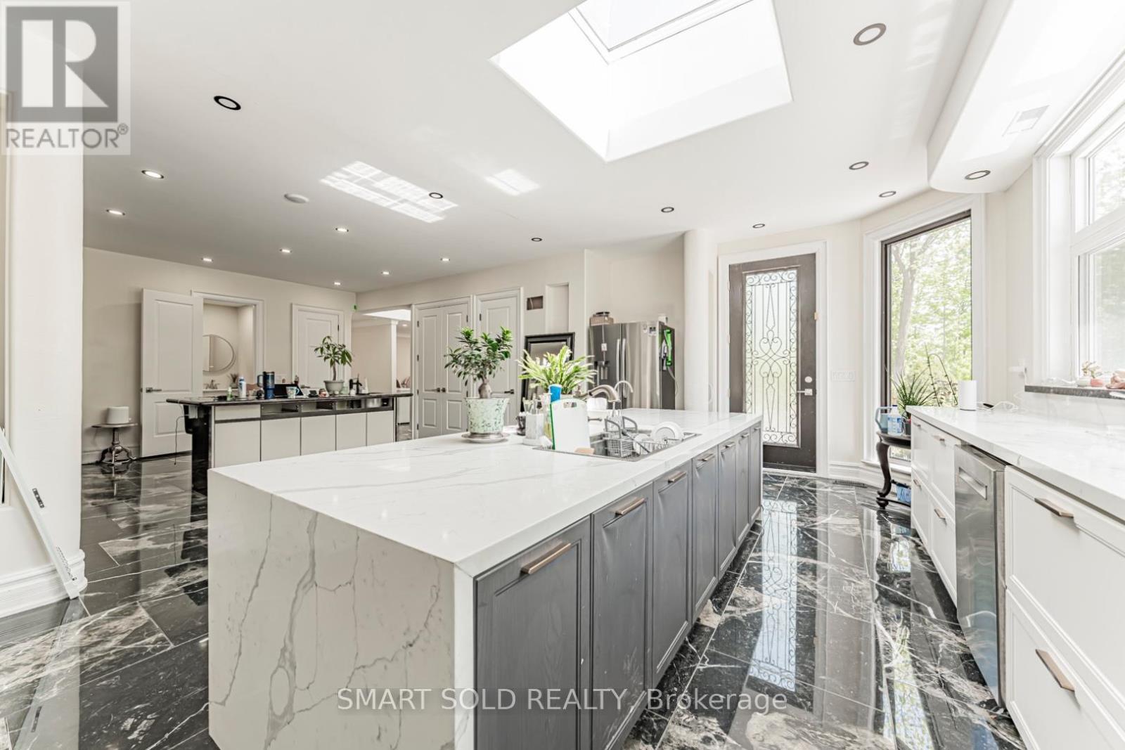7602 Reesor Road, Markham, ON - Indoor Photo Showing Kitchen With Upgraded Kitchen