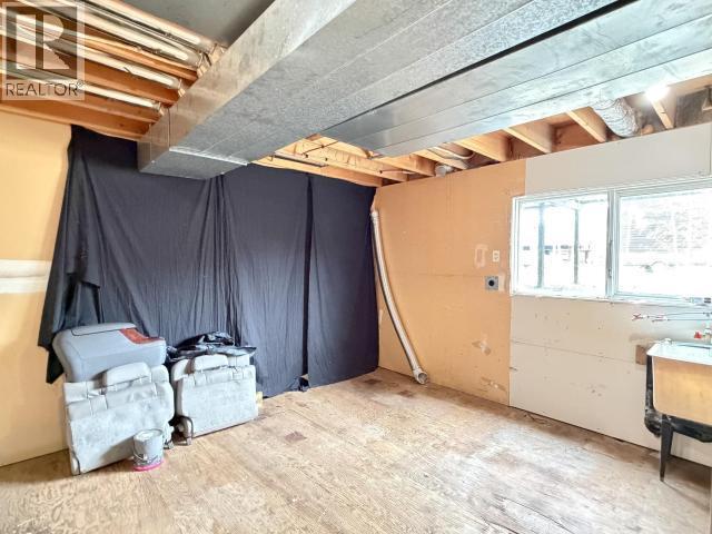 18-20 Harper Street, Faro, YT