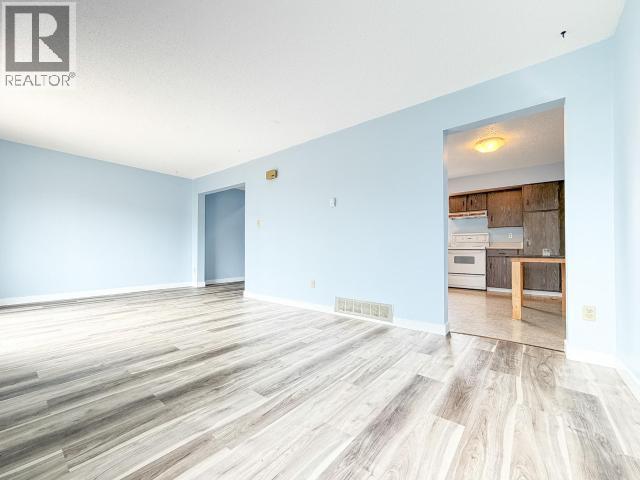 18-20 Harper Street, Faro, YT