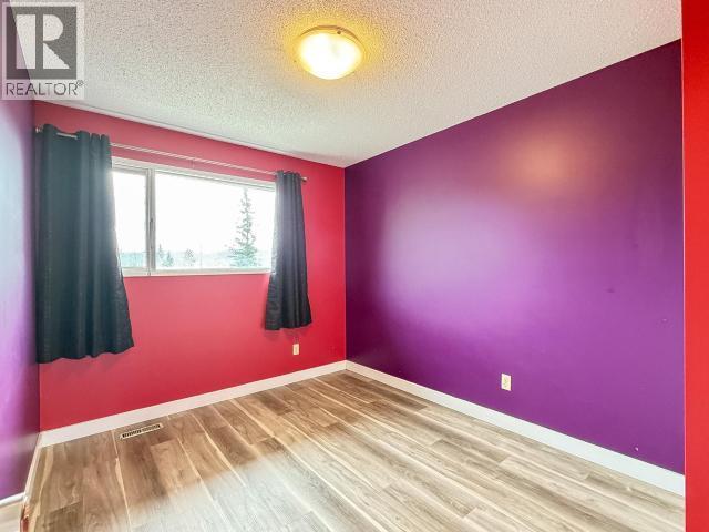 18-20 Harper Street, Faro, YT