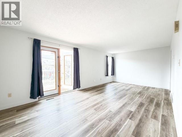 18-20 Harper Street, Faro, YT