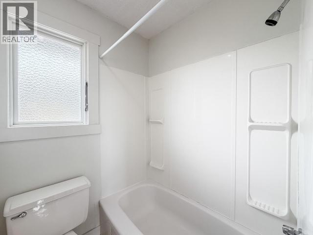 18-20 Harper Street, Faro, YT