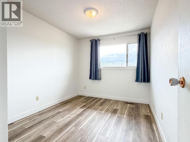 18-20 Harper Street, Faro, YT