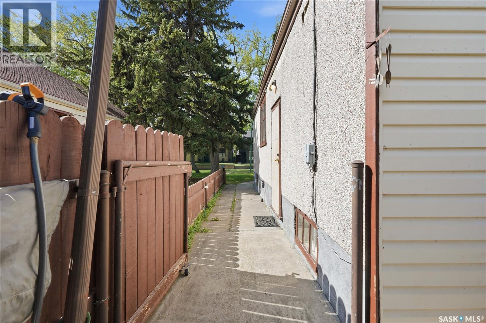525 5Th Street E, Saskatoon, SK