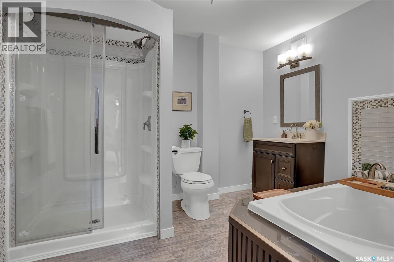 209 Douglas Avenue E, Regina, SK