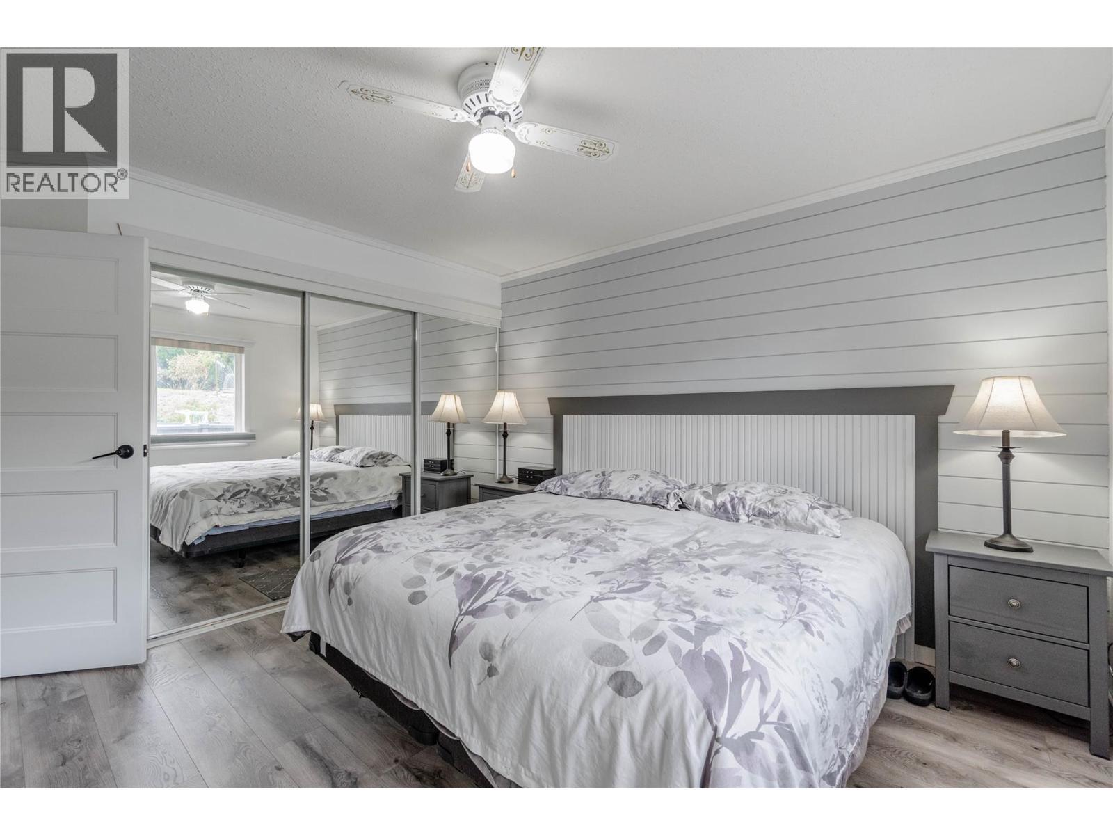 Primary bedroom - main level - 6763 Meadows Drive, Oliver, BC