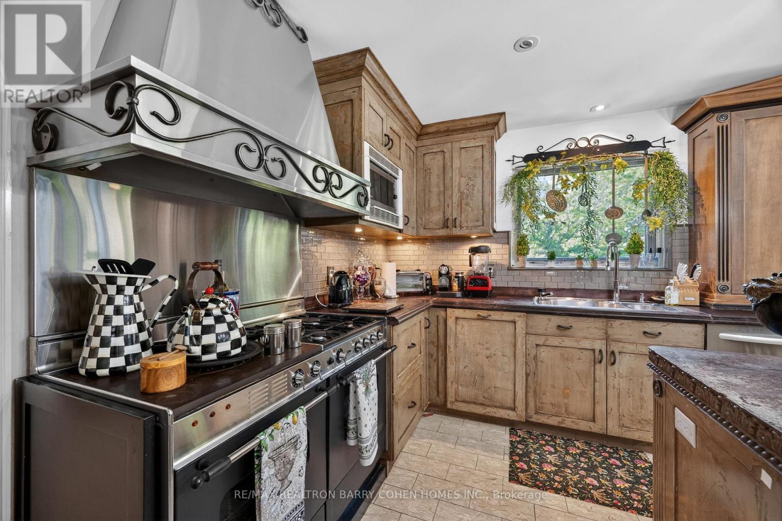 21 Fifeshire Road, Toronto, ON