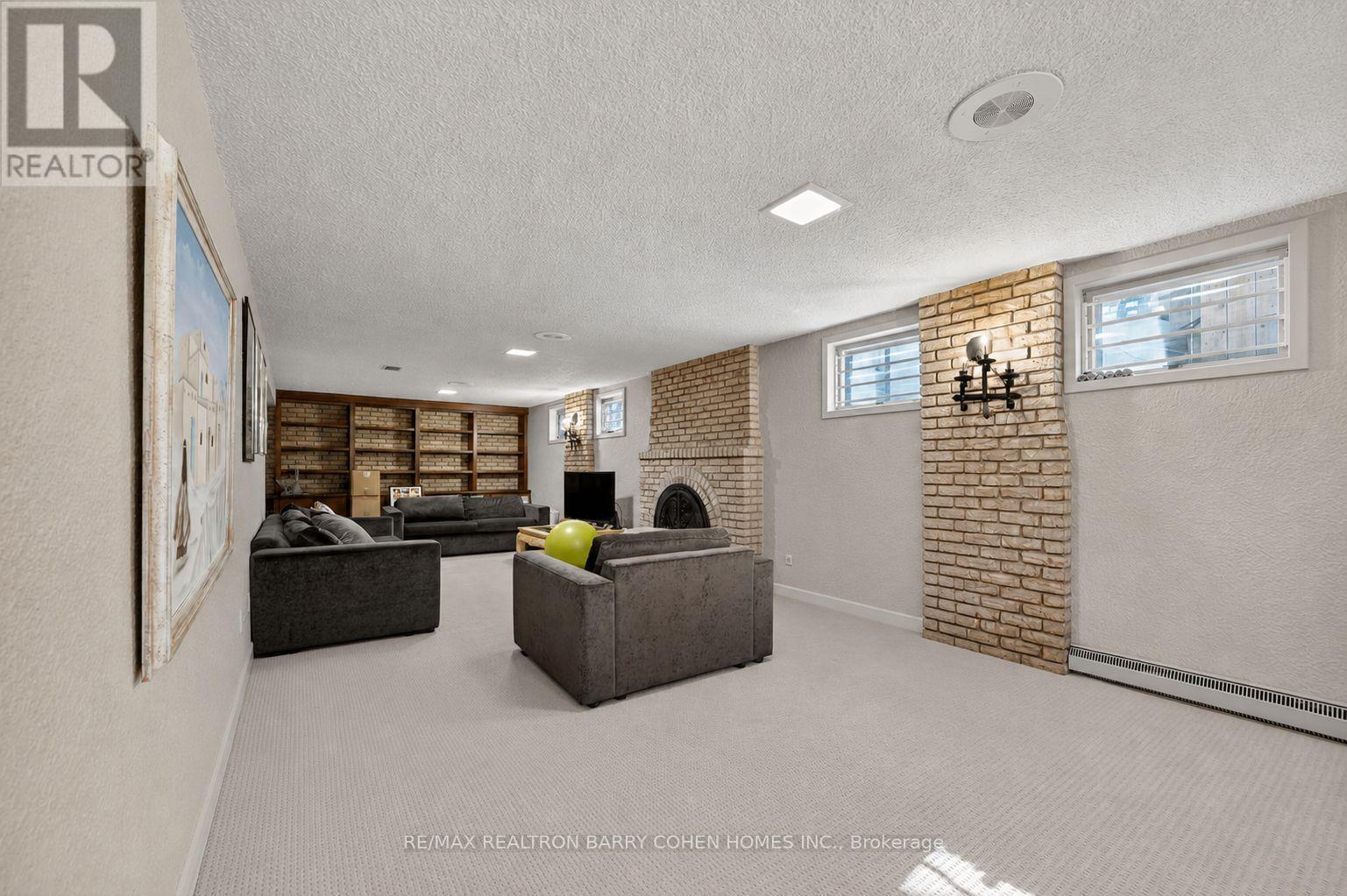 21 Fifeshire Road, Toronto, ON