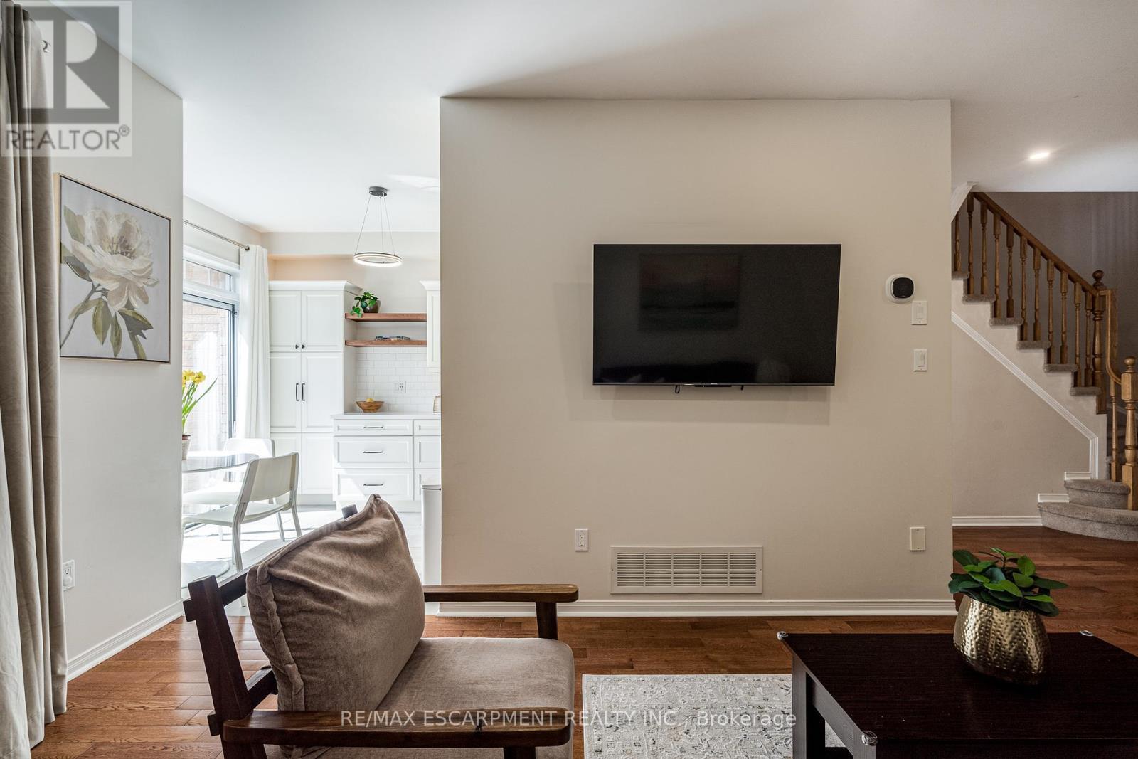 24 - 10 Davidson Boulevard, Hamilton, ON