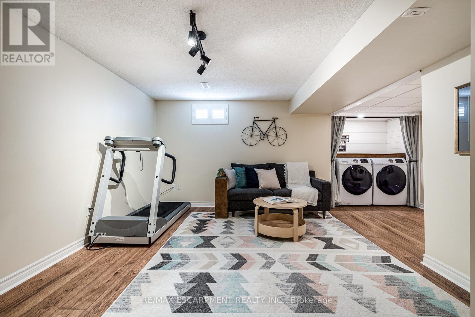 24 - 10 Davidson Boulevard, Hamilton, ON