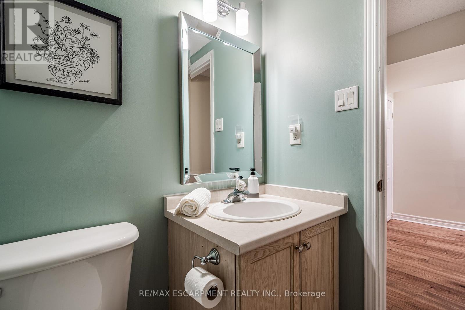 24 - 10 Davidson Boulevard, Hamilton, ON