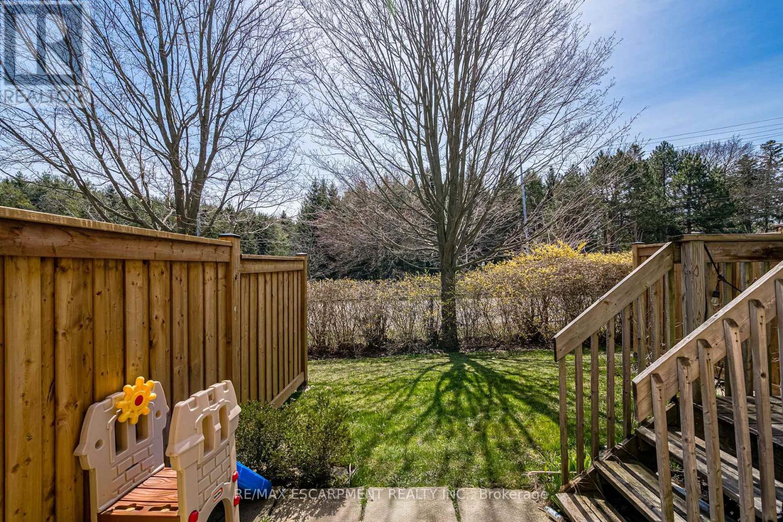 24 - 10 Davidson Boulevard, Hamilton, ON