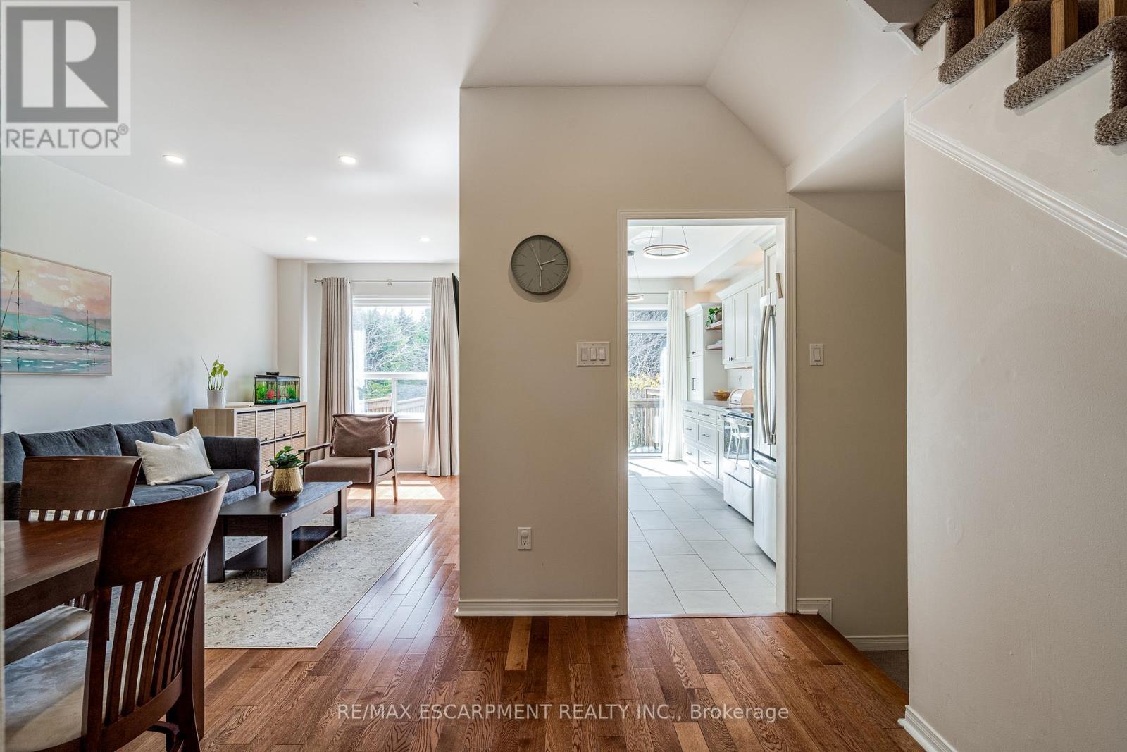 24 - 10 Davidson Boulevard, Hamilton, ON