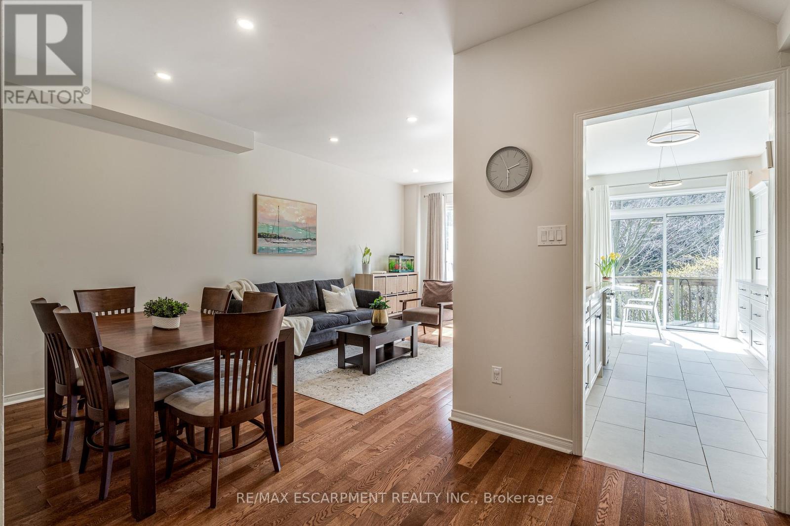 24 - 10 Davidson Boulevard, Hamilton, ON