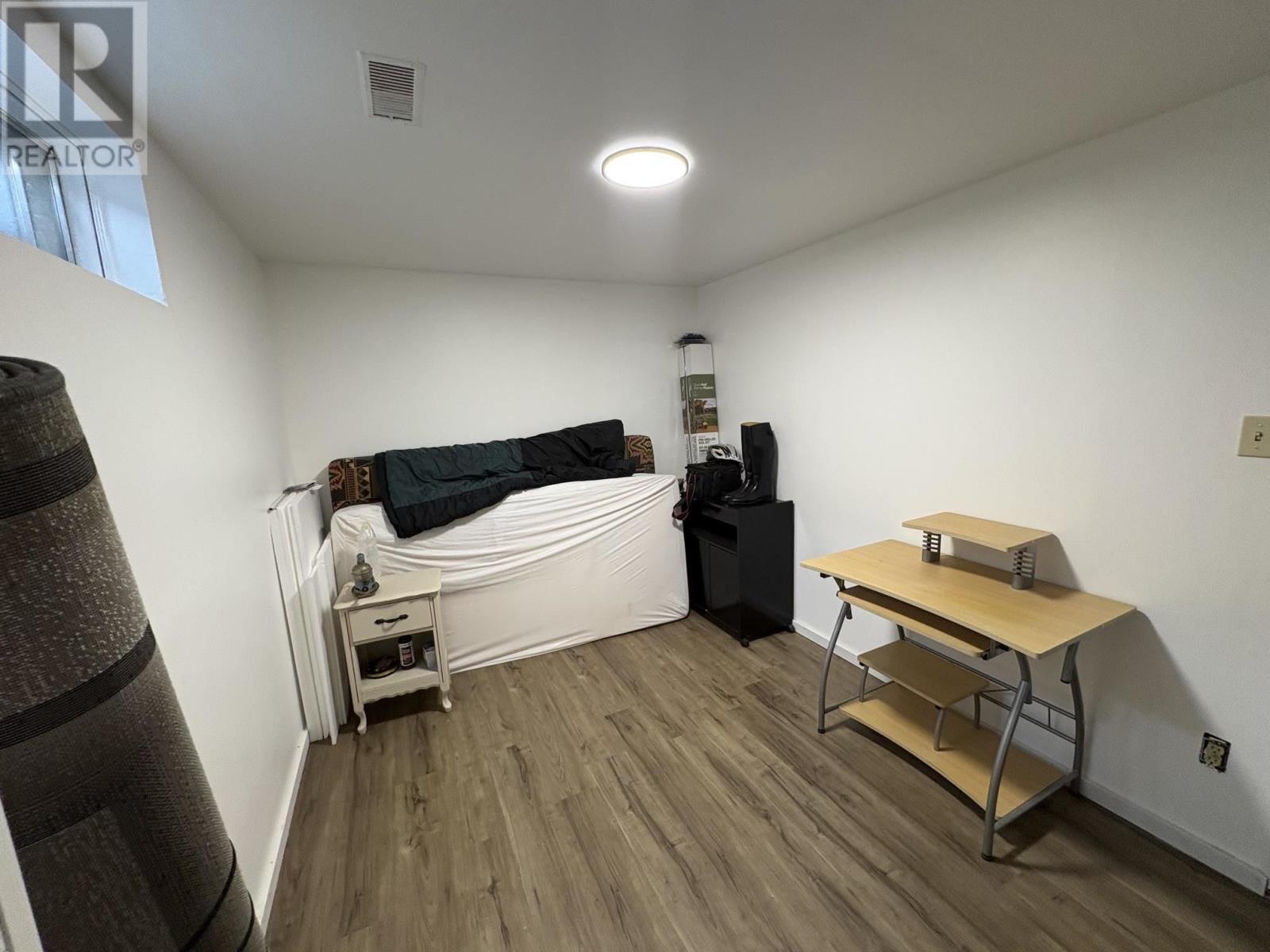 14 Albert St, Elliot Lake, ON