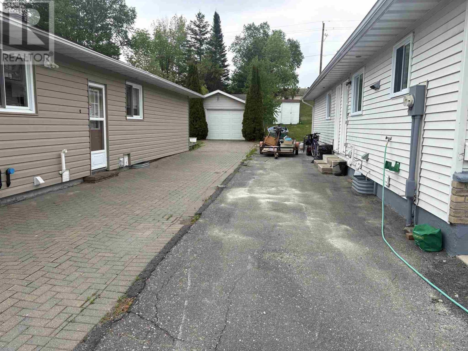 14 Albert St, Elliot Lake, ON