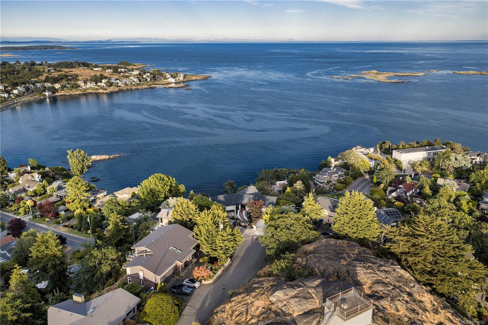 121 Denison Rd, Oak Bay, BC