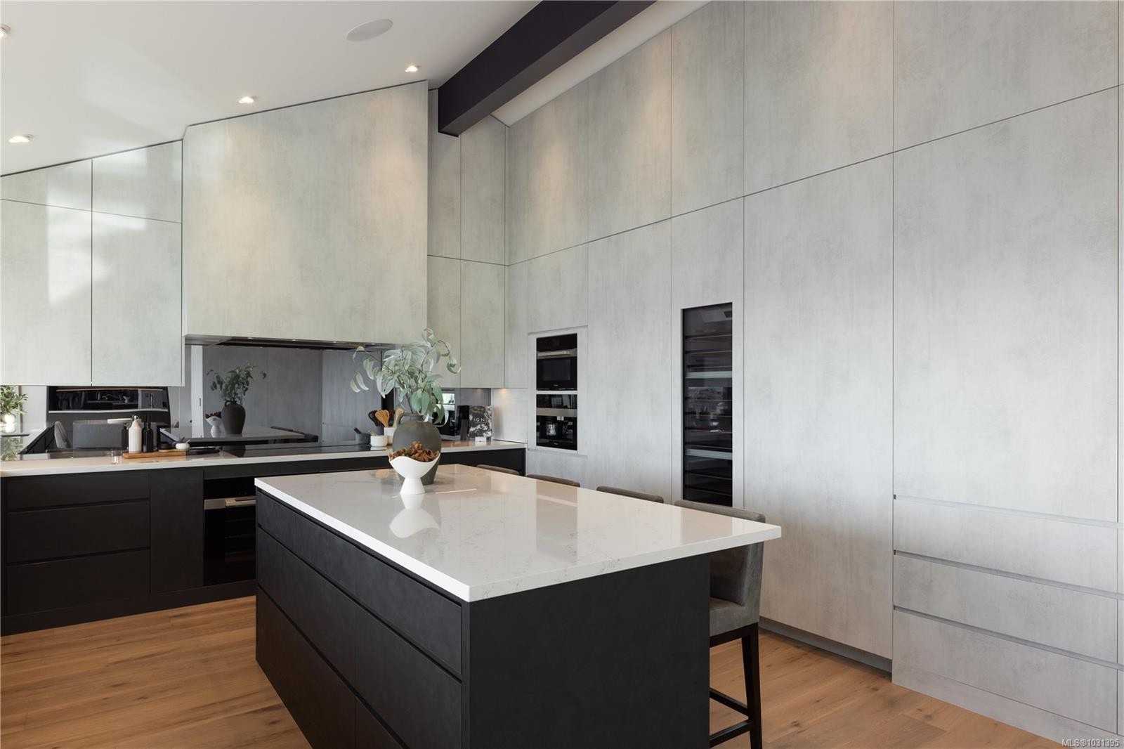 121 Denison Rd, Oak Bay, BC