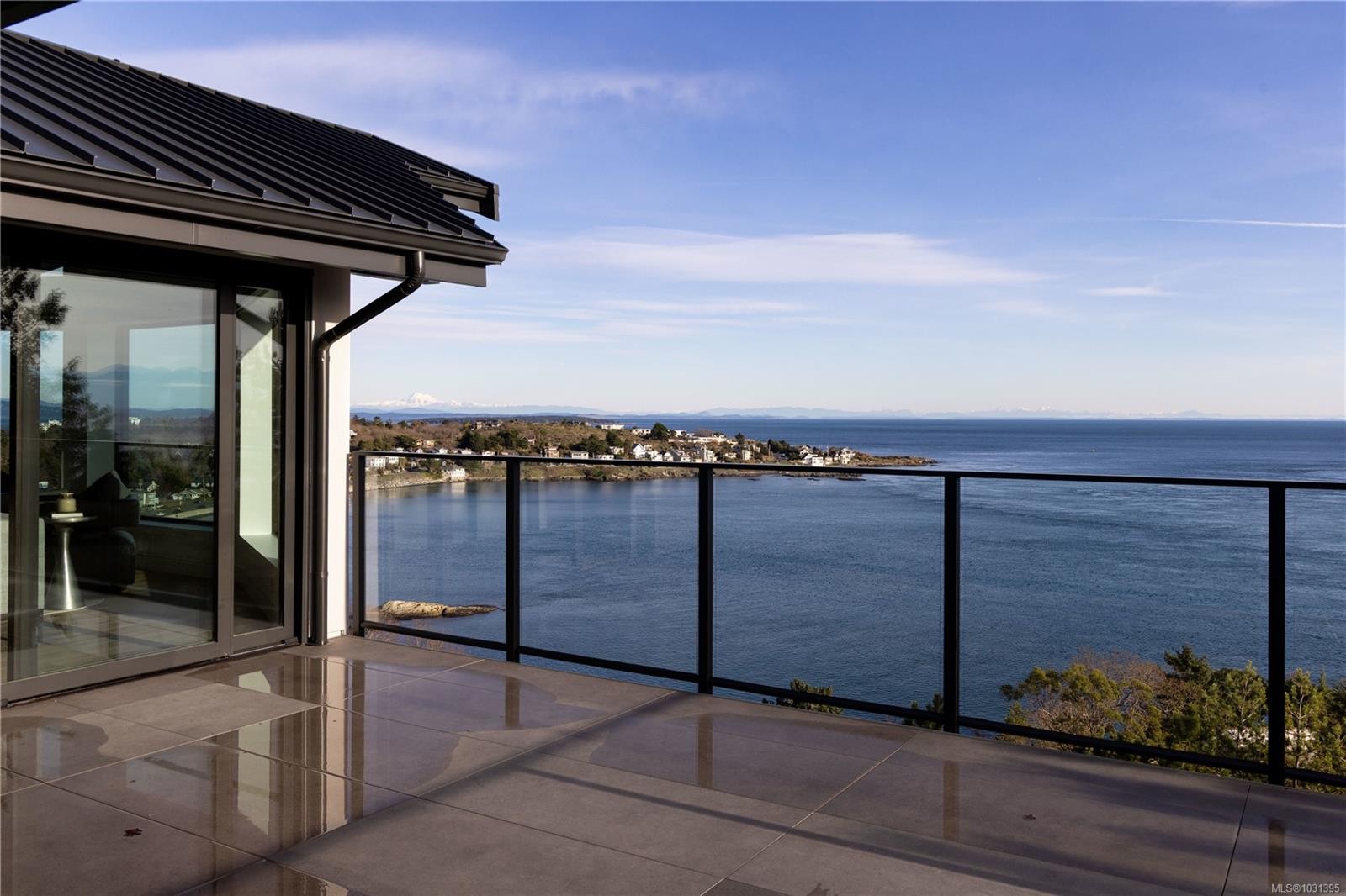 121 Denison Rd, Oak Bay, BC