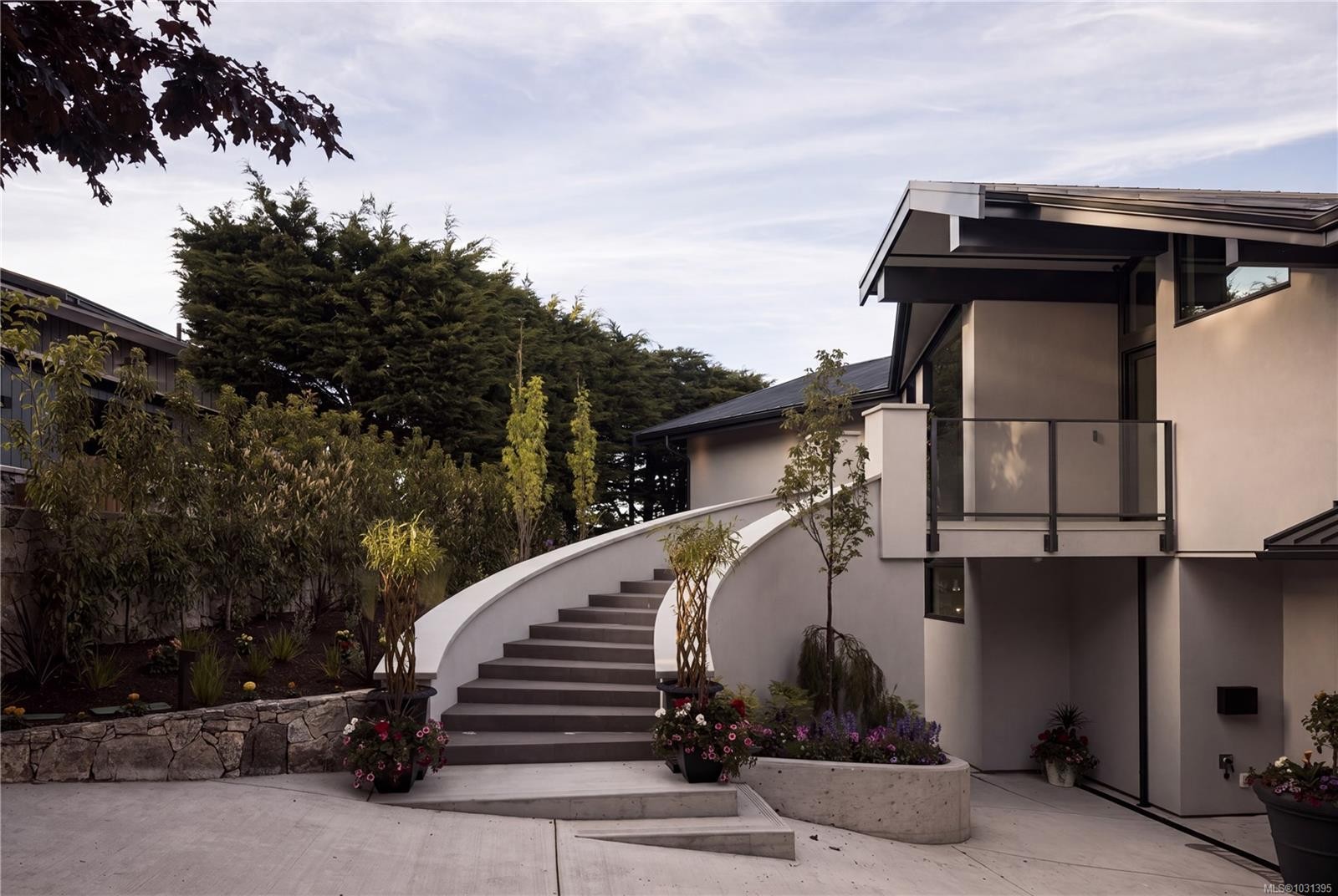 121 Denison Rd, Oak Bay, BC