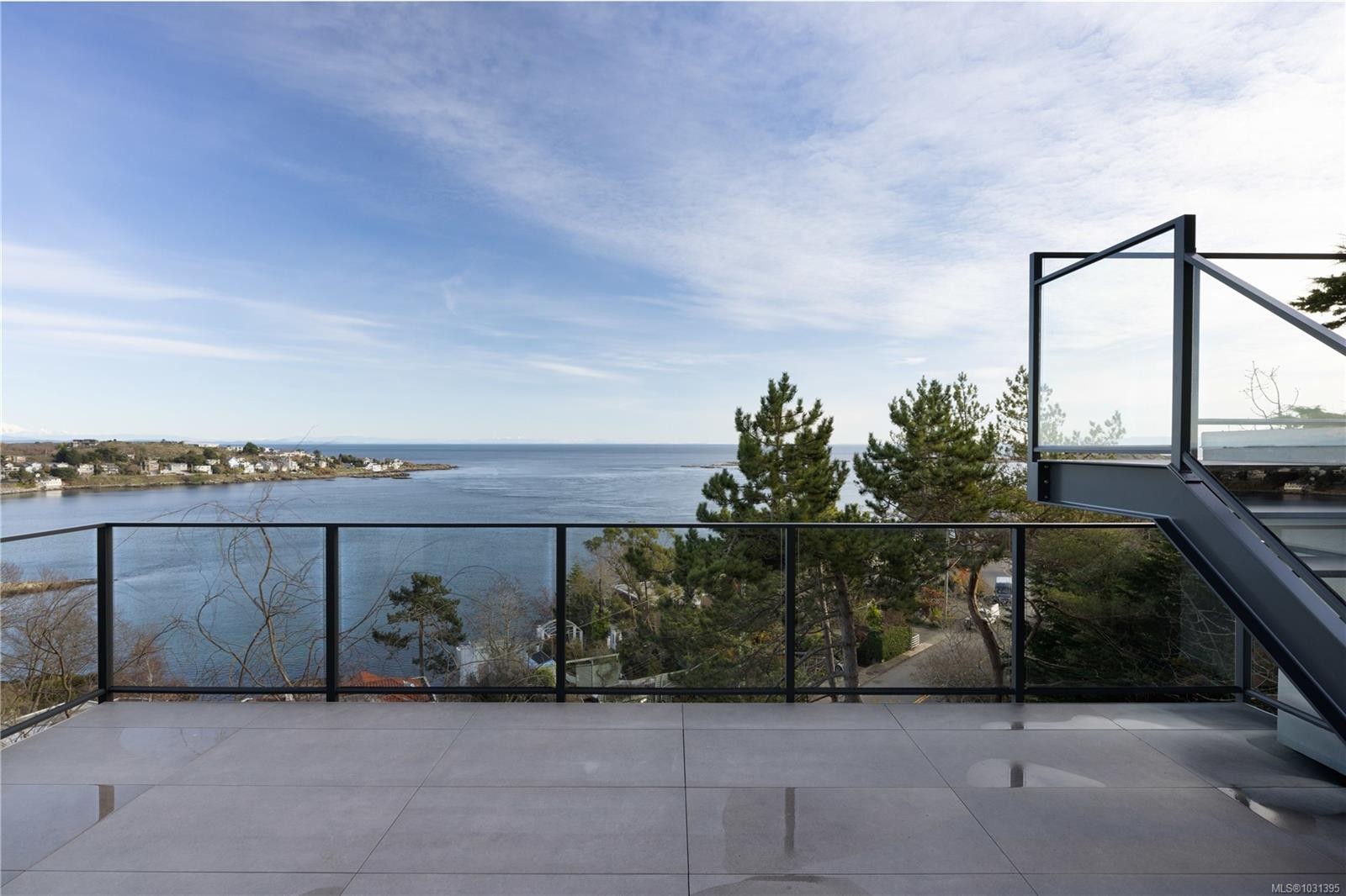121 Denison Rd, Oak Bay, BC