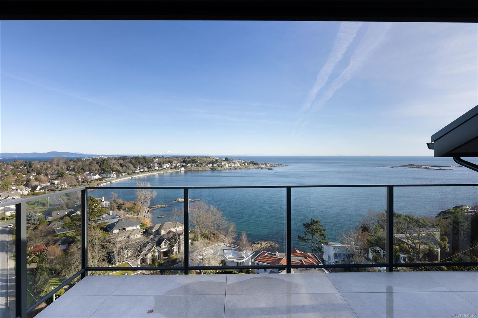 121 Denison Rd, Oak Bay, BC