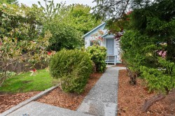 1527 Peninsula Rd Ucluelet, BC V0R 3A0