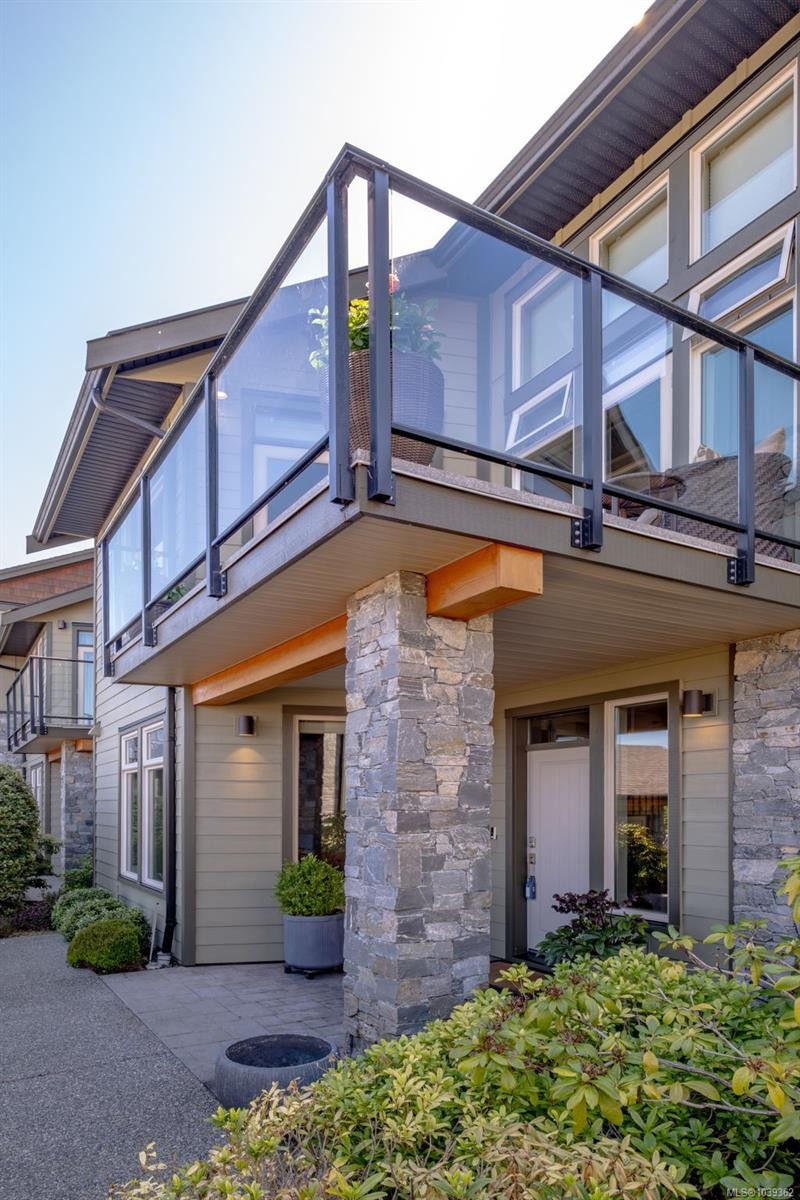 #102-5418 Jacobs Lane, Nanaimo, BC