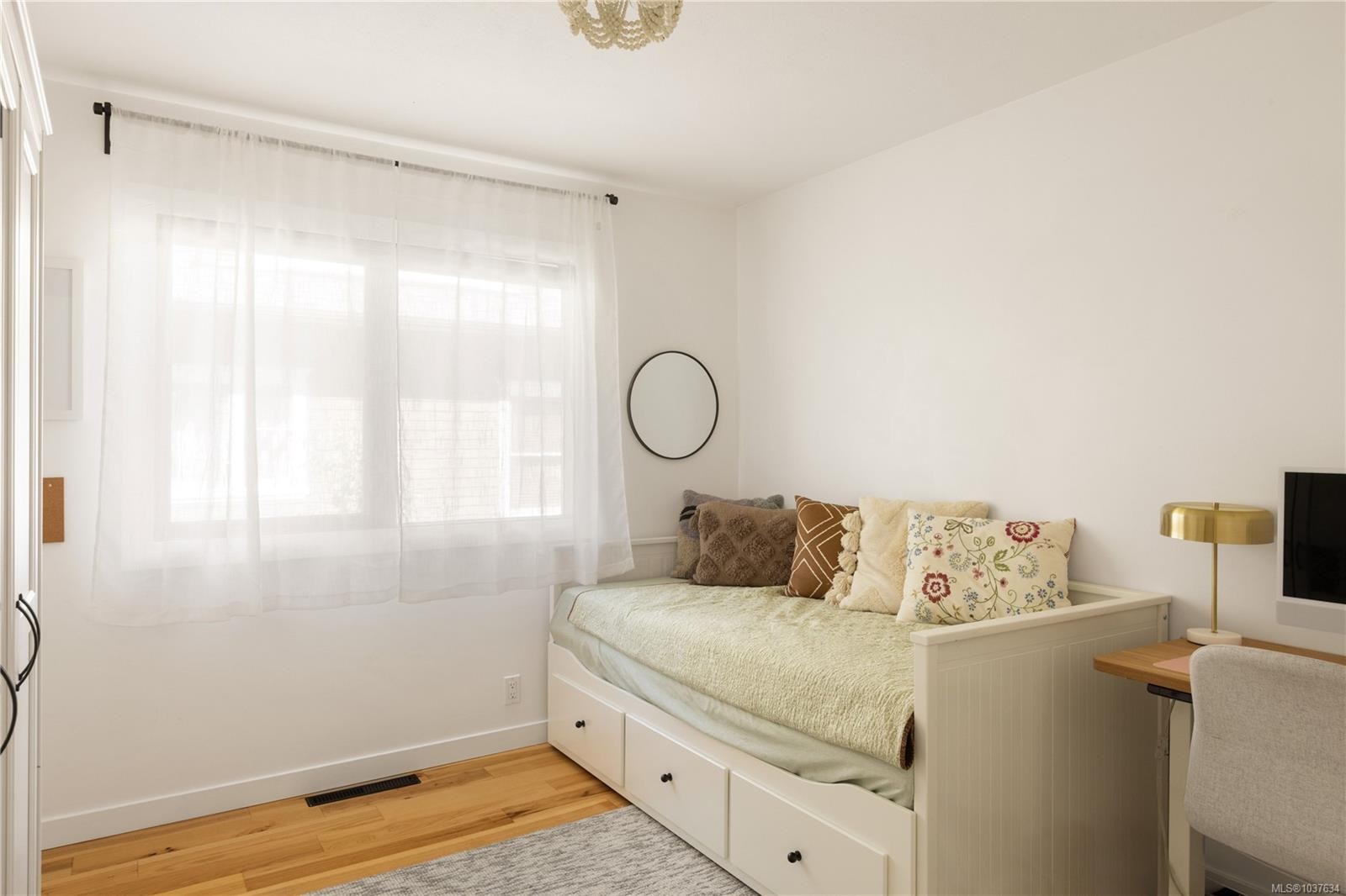 2887 Colquitz Ave, Saanich, BC