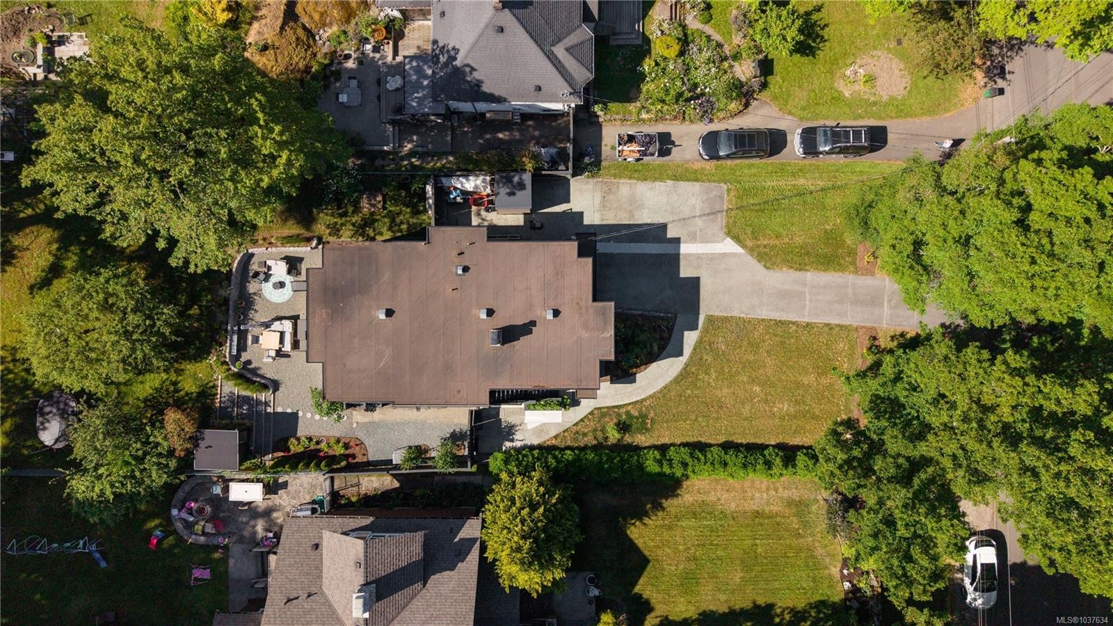 2887 Colquitz Ave, Saanich, BC