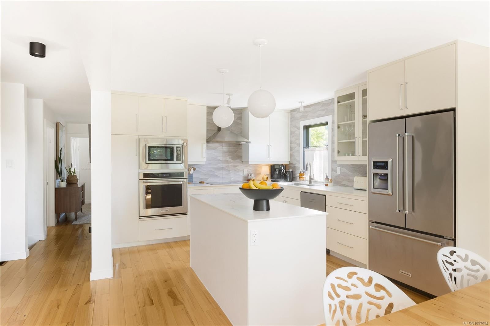 2887 Colquitz Ave, Saanich, BC