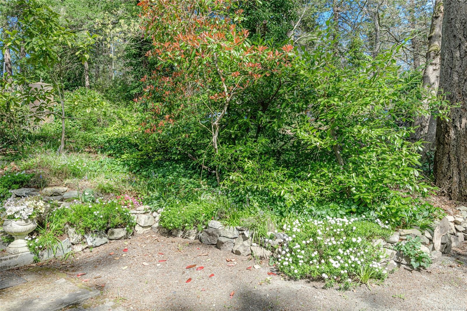 1254 Burnside Rd West, View Royal, BC