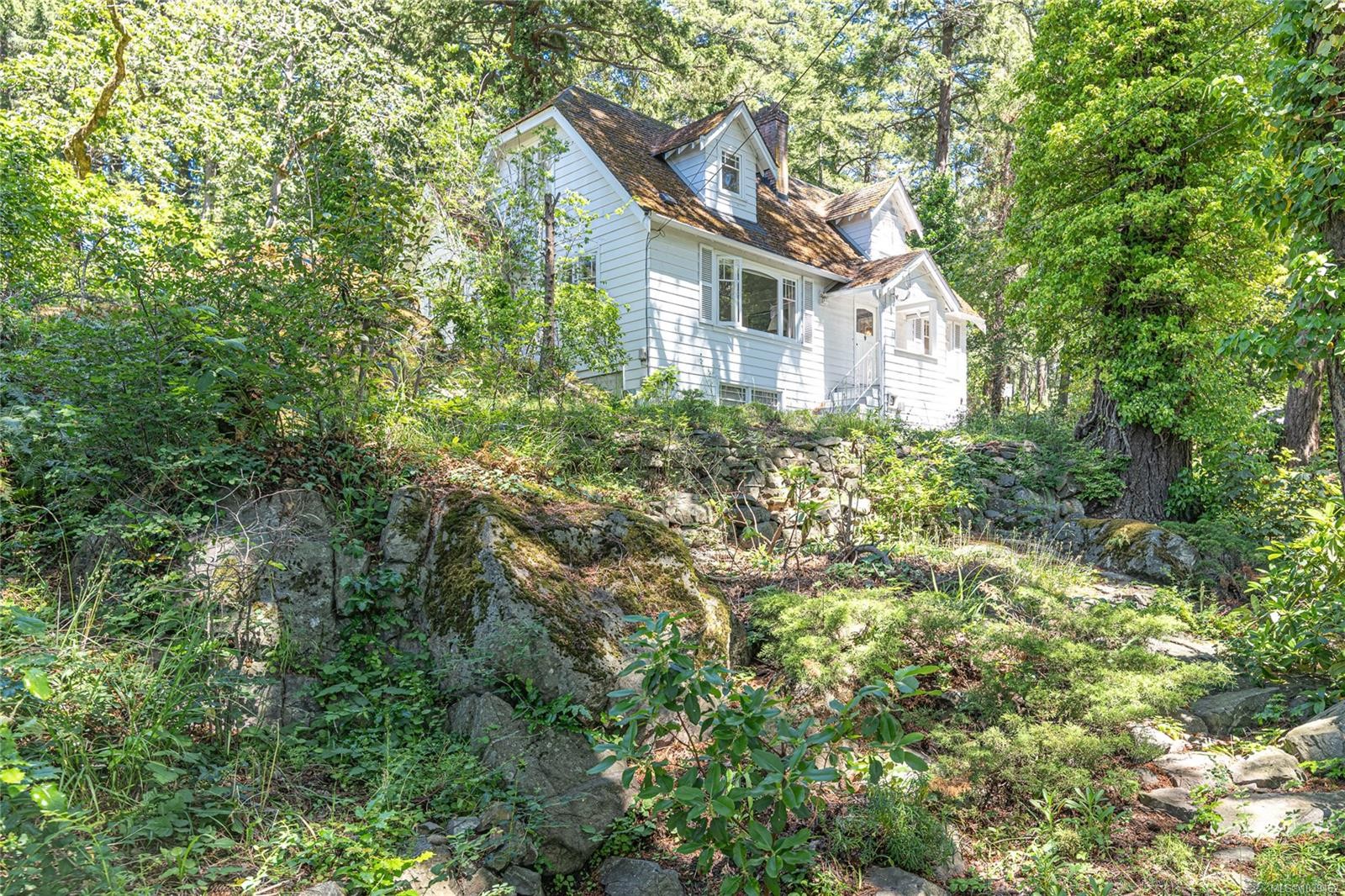 1254 Burnside Rd West, View Royal, BC