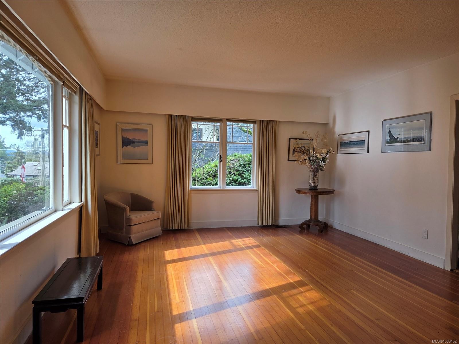 1254 Burnside Rd West, View Royal, BC