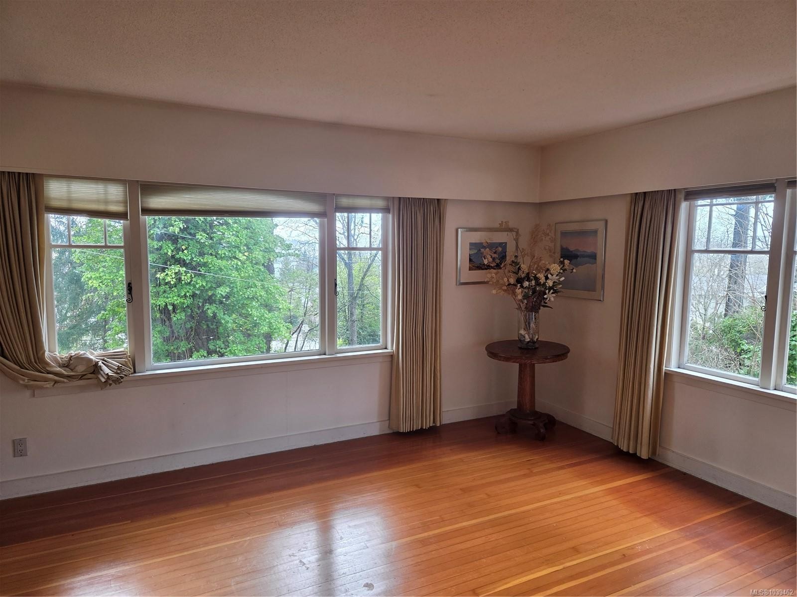 1254 Burnside Rd West, View Royal, BC