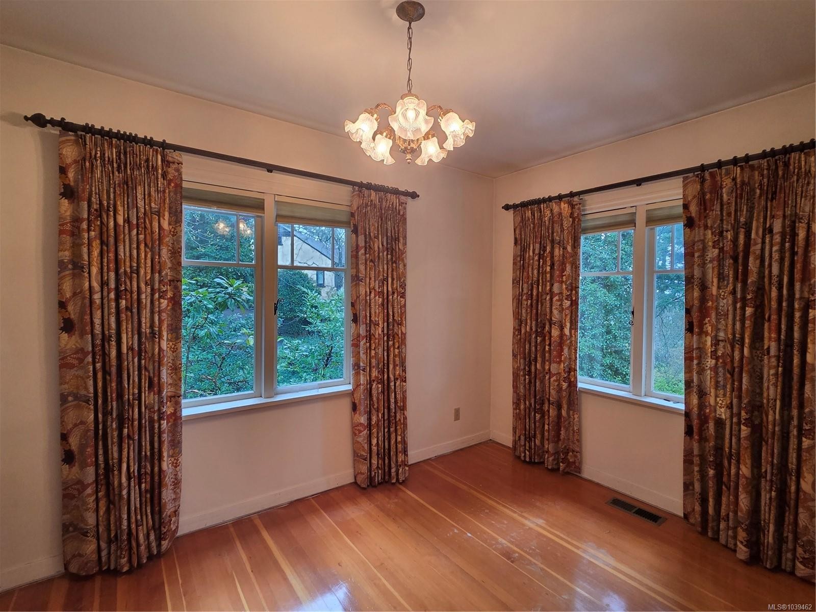 1254 Burnside Rd West, View Royal, BC