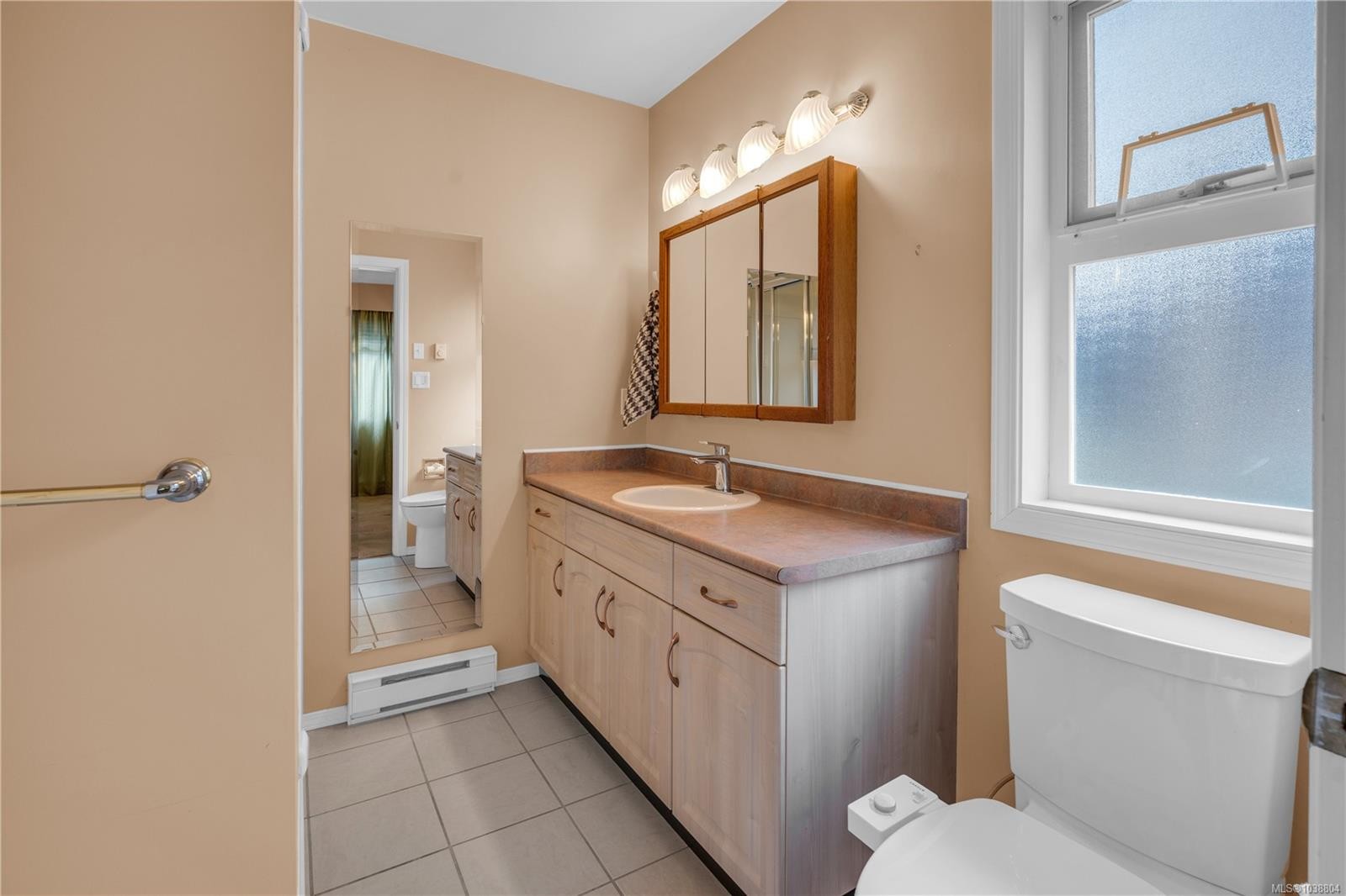 8008 Glenhurst Dr North, Crofton, BC