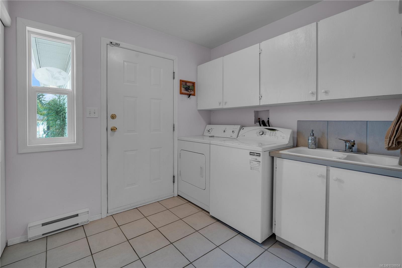 8008 Glenhurst Dr North, Crofton, BC
