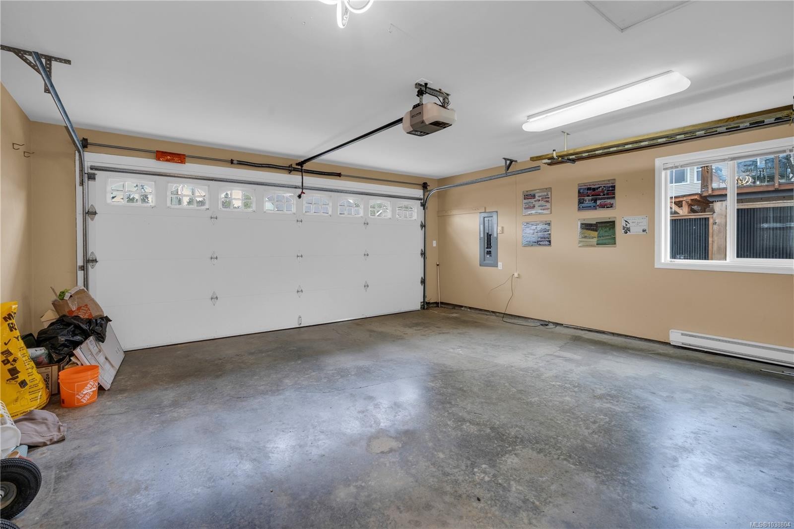 8008 Glenhurst Dr North, Crofton, BC