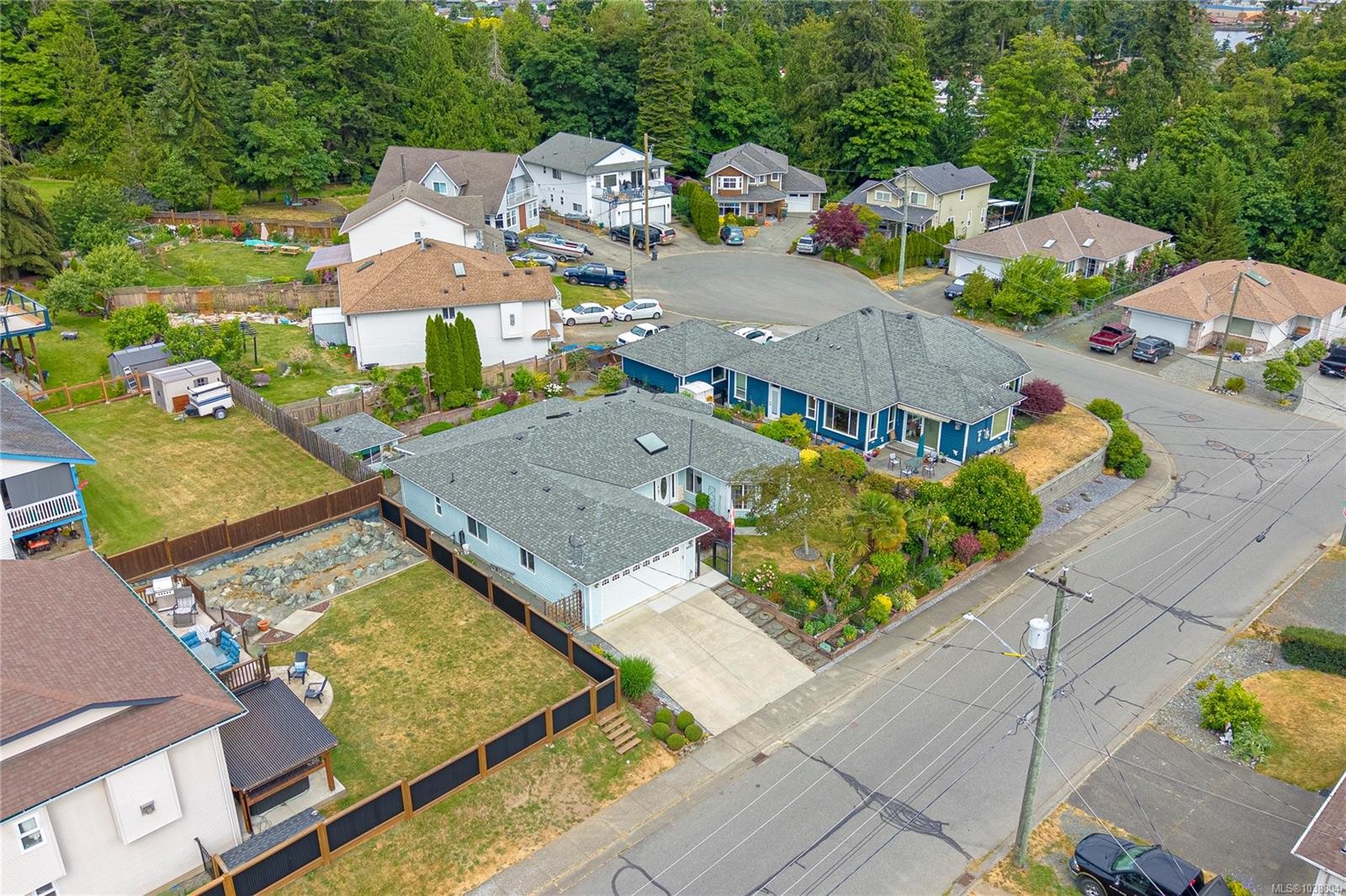 8008 Glenhurst Dr North, Crofton, BC