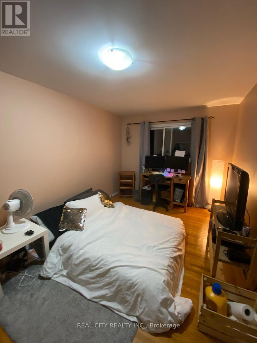 2290 Delkus Crescent, Mississauga, ON