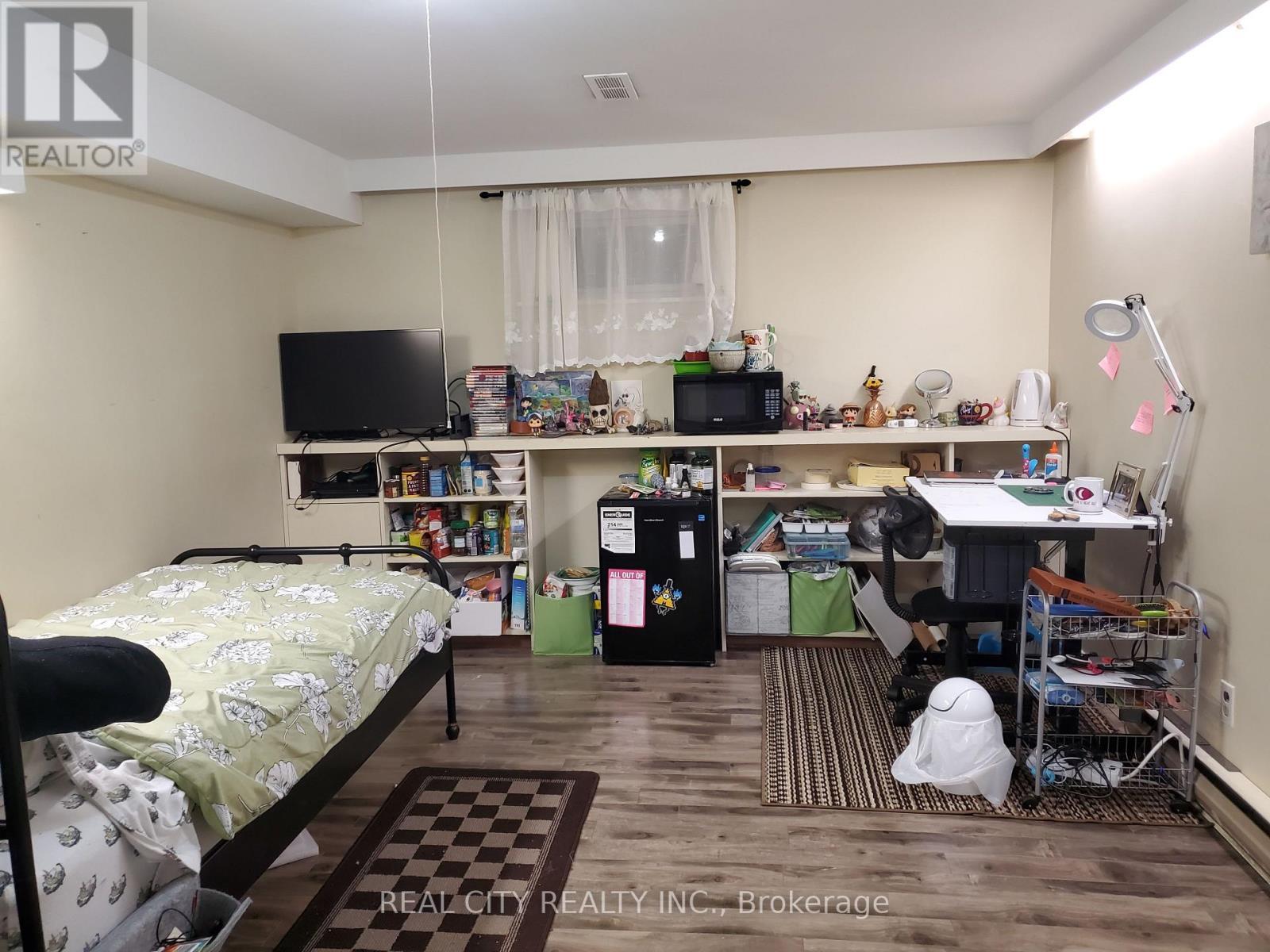 2290 Delkus Crescent, Mississauga, ON