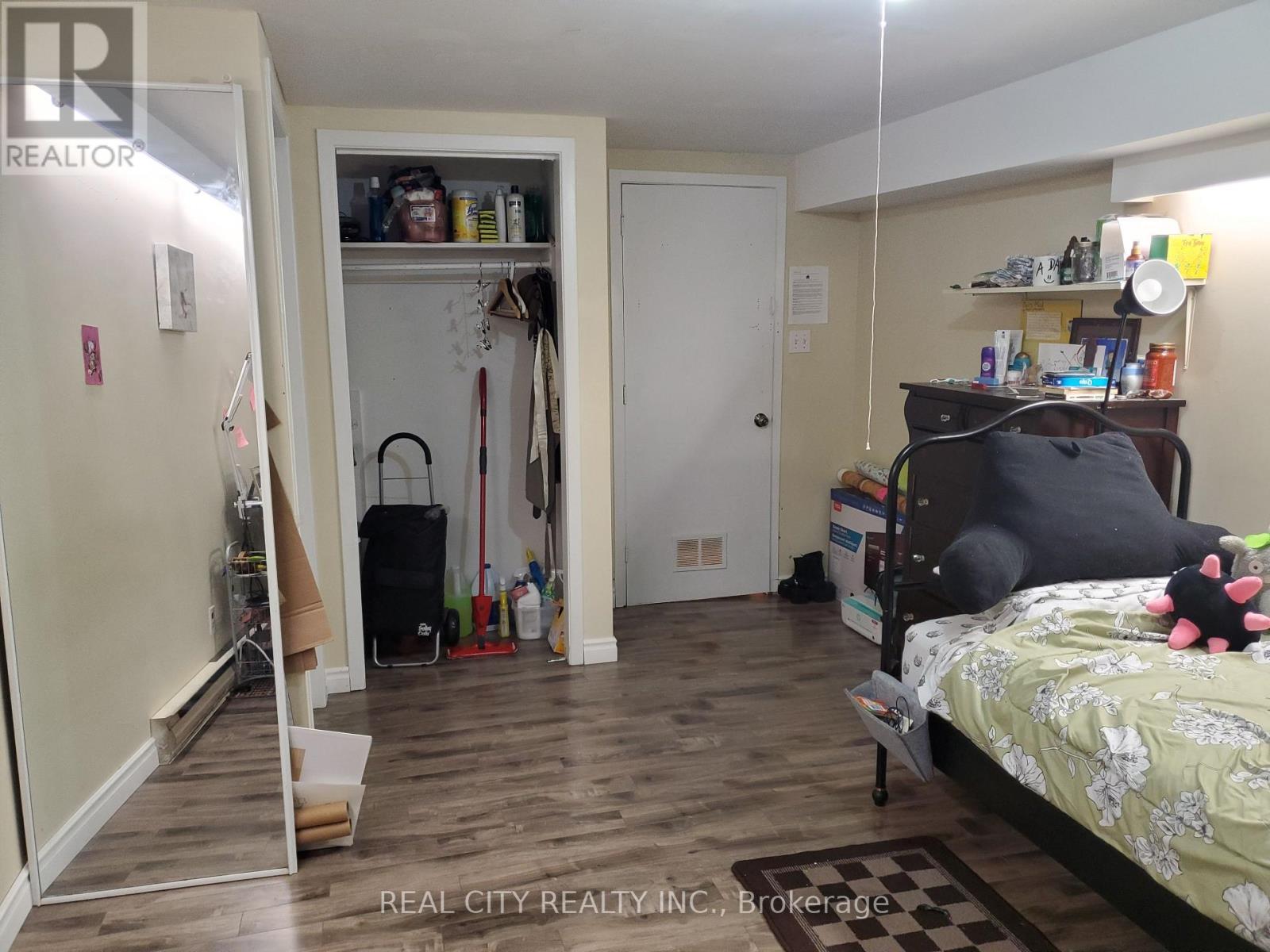 2290 Delkus Crescent, Mississauga, ON