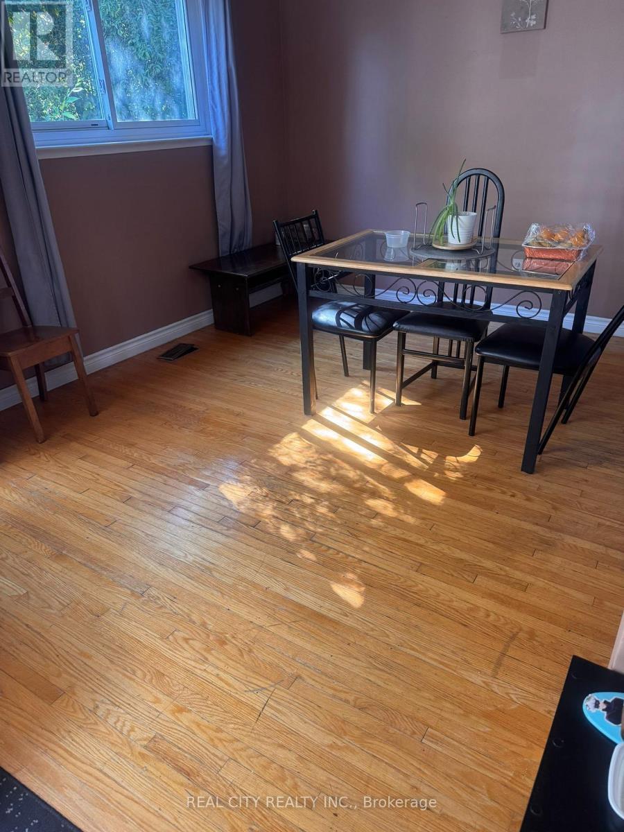 2290 Delkus Crescent, Mississauga, ON